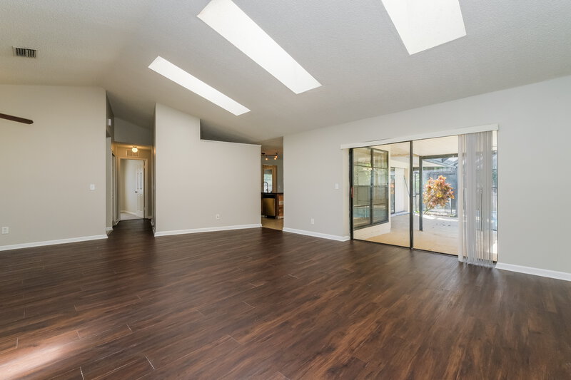 4,150/Mo, 1509 Carter Oaks Dr Valrico, FL 33596 Living Room View 2