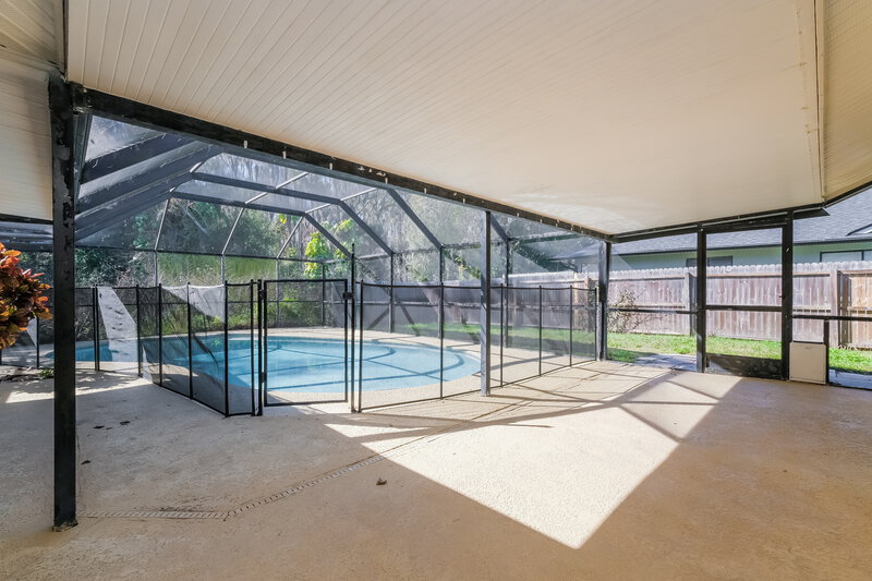 4,150/Mo, 1509 Carter Oaks Dr Valrico, FL 33596 Sun Room View