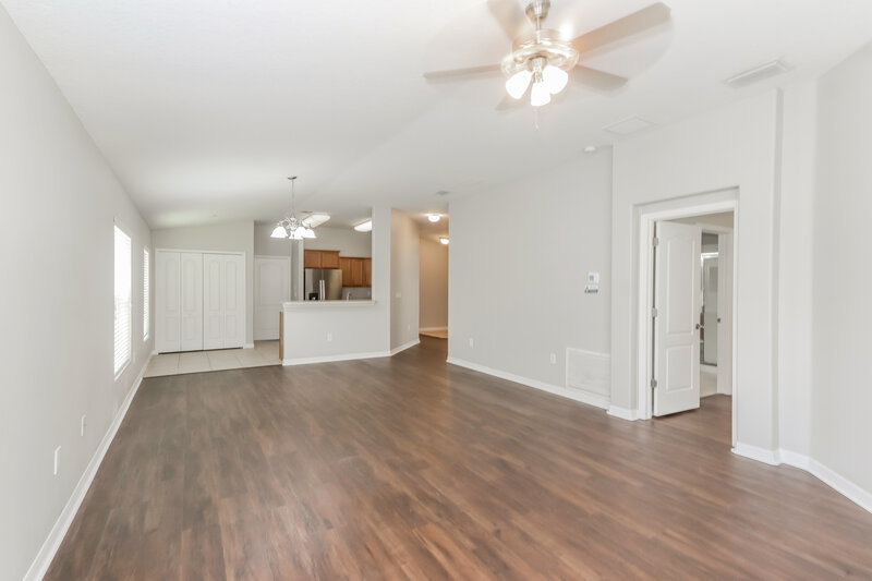 3,420/Mo, 7334 Lumber Port Dr Ruskin, FL 33573 Living Room View 3