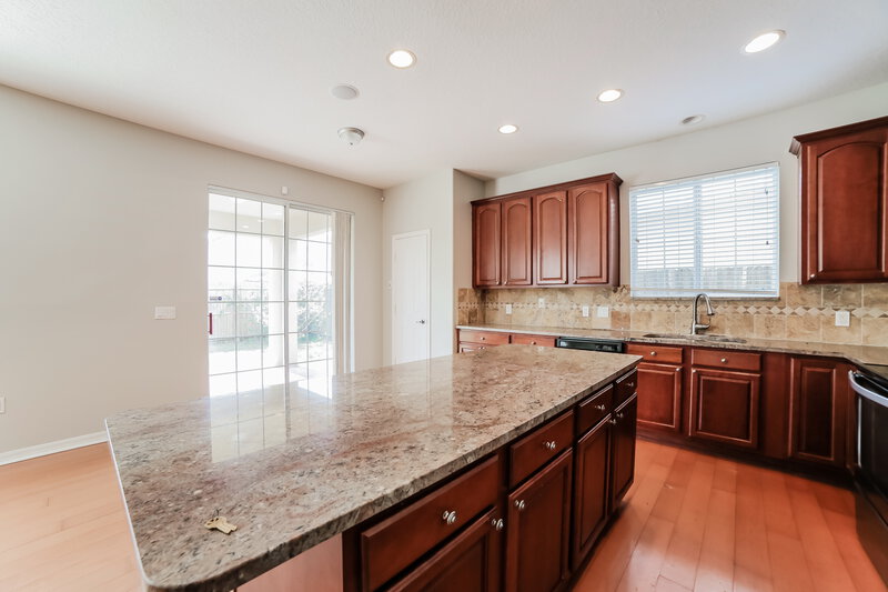 2,195/Mo, 12113 Fern Haven Ave Gibsonton, FL 33534 Kitchen View 2