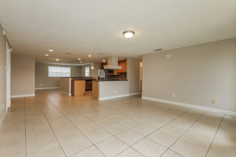 2,205/Mo, 3805 McIntosh Rd Dover, FL 33527 Living Room View