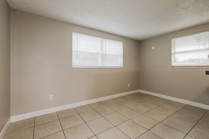 2,205/Mo, 3805 McIntosh Rd Dover, FL 33527 Dining Room View