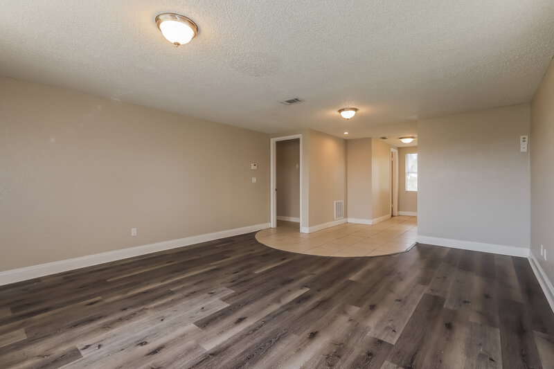 2,205/Mo, 3805 McIntosh Rd Dover, FL 33527 Main Bedroom View 2