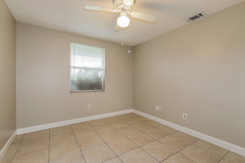 2,205/Mo, 3805 McIntosh Rd Dover, FL 33527 Bedroom View