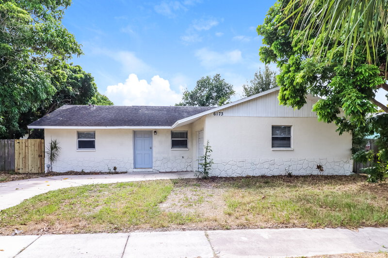 2,470/Mo, 6173 71st St N St Petersburg, FL 33709 External View
