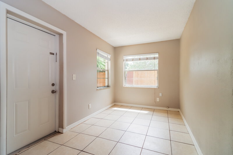 2,470/Mo, 6173 71st St N St Petersburg, FL 33709 Bedroom View