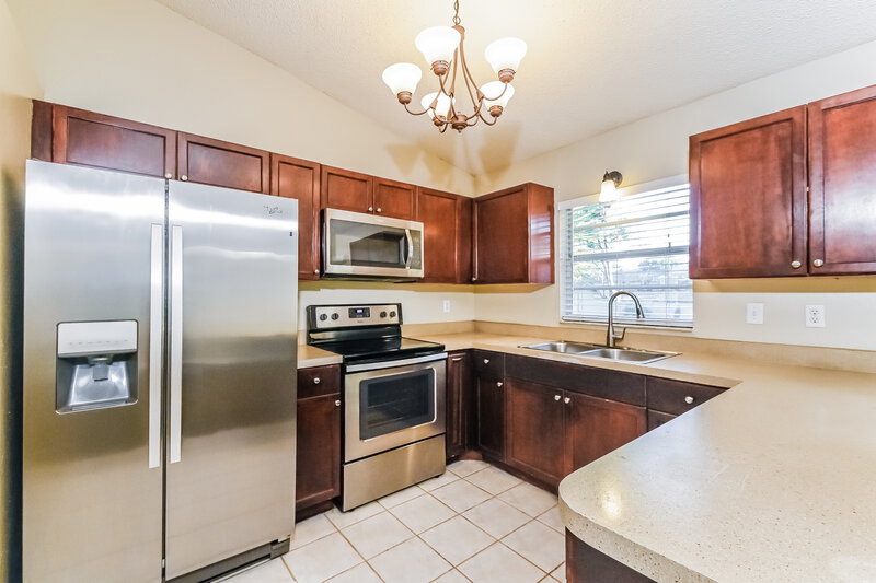 3,350/Mo, 37505 Layton Rd Dade City, FL 33525 Kitchen View 2