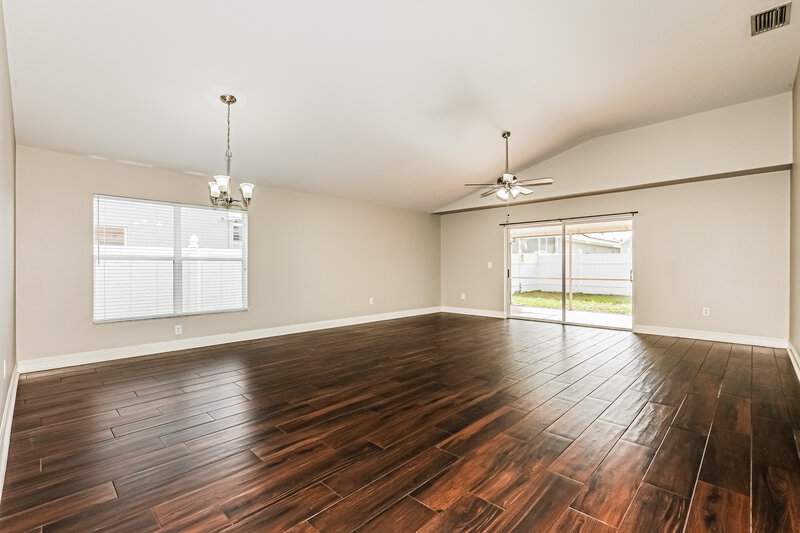 2,180/Mo, 31422 Wrencrest Dr Wesley Chapel, FL 33543 Living Room View