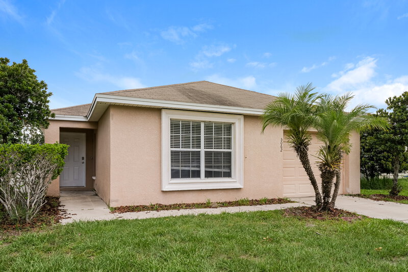 2,180/Mo, 5062 Belmont Park Ln Mulberry, FL 33860 Front View