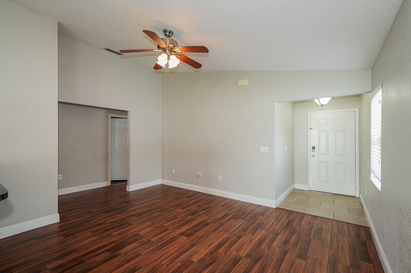 2,180/Mo, 5062 Belmont Park Ln Mulberry, FL 33860 Living Room View 2