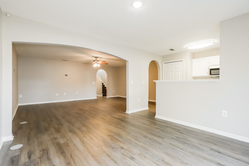 2,270/Mo, 9852 Ashburn Lake Dr Tampa, FL 33610 Dining Room View 2