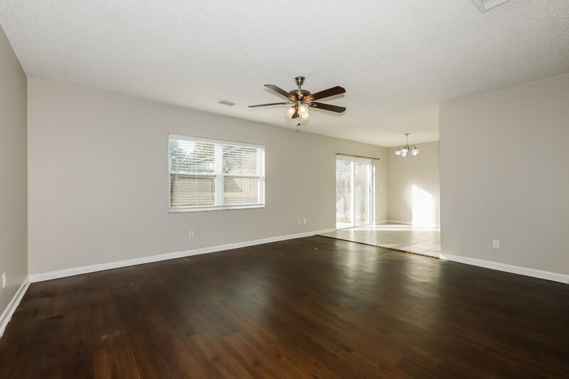 1,995/Mo, 318 Regal Park Dr Valrico, FL 33594 Living Room View 2