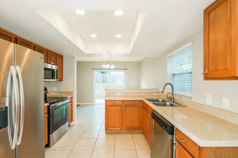 1,995/Mo, 318 Regal Park Dr Valrico, FL 33594 Kitchen View 2