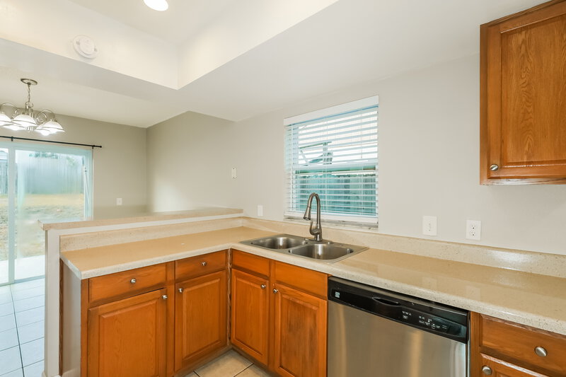 1,995/Mo, 318 Regal Park Dr Valrico, FL 33594 Kitchen View 3