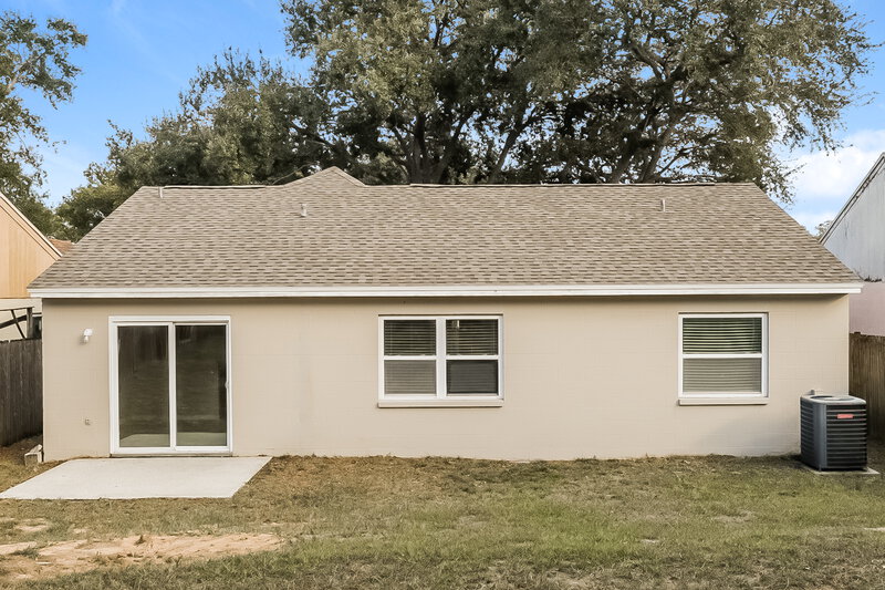 1,995/Mo, 318 Regal Park Dr Valrico, FL 33594 Rear View