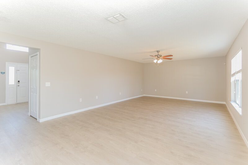 2,490/Mo, 12496 Maycrest Avenue Weeki Wachee, FL 34614 Living Room View