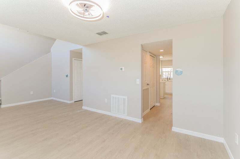 2,490/Mo, 12496 Maycrest Avenue Weeki Wachee, FL 34614 Dining Room View