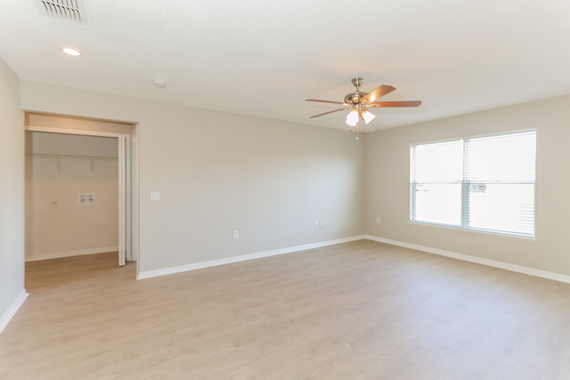 2,490/Mo, 12496 Maycrest Avenue Weeki Wachee, FL 34614 Dining Room View 2