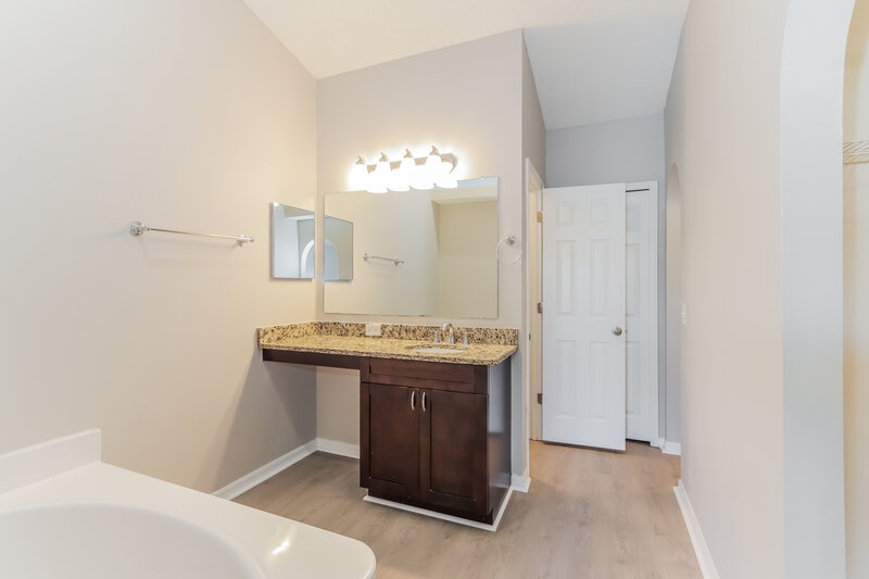 2,490/Mo, 12496 Maycrest Avenue Weeki Wachee, FL 34614 Main Bathroom View