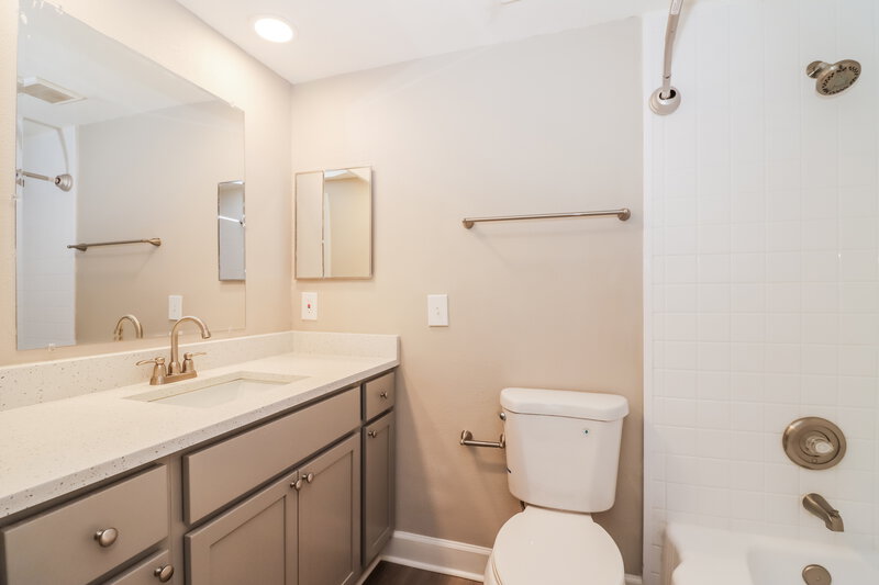 3,810/Mo, 2971 Longbrooke Way Clearwater, FL 33760 Bathroom View