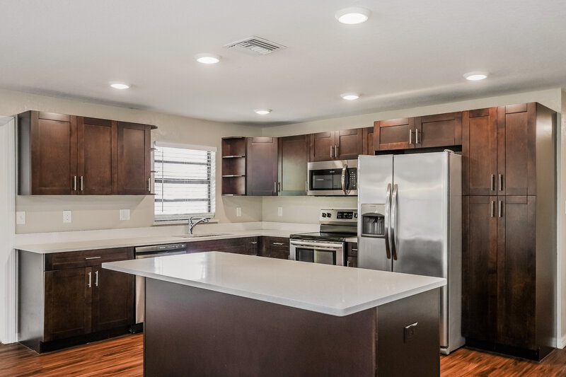 2,675/Mo, 2268 Snead Ave Dunedin, FL 34698 Kitchen View