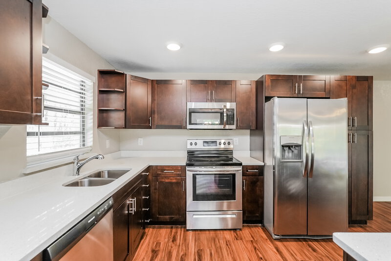 2,675/Mo, 2268 Snead Ave Dunedin, FL 34698 Kitchen View 3