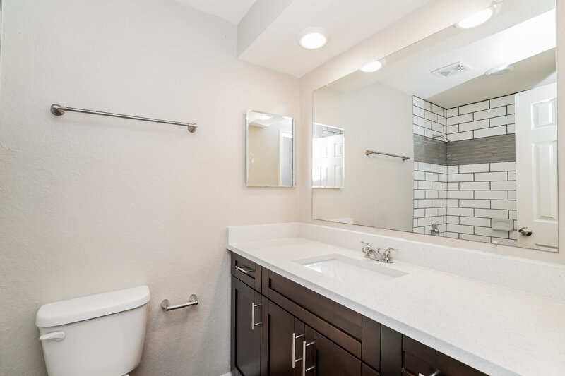 2,675/Mo, 2268 Snead Ave Dunedin, FL 34698 Bathroom View