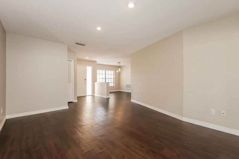 3,310/Mo, 5337 Northdale Blvd Tampa, FL 33624 Living Room View 2