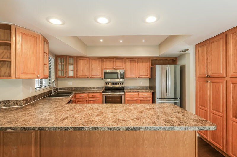 3,310/Mo, 5337 Northdale Blvd Tampa, FL 33624 Kitchen View