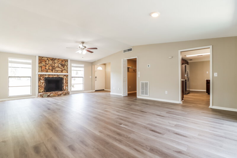 4,510/Mo, 1508 Albemarle Court Dunedin, FL 34698 Living Room View 2