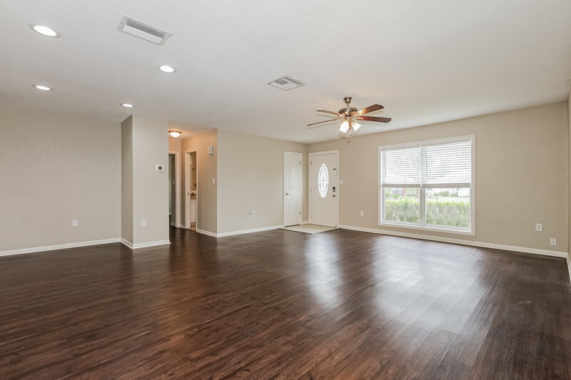 1,970/Mo, 5146 Londonderry Ln Wesley Chapel, FL 33543 Living Room View