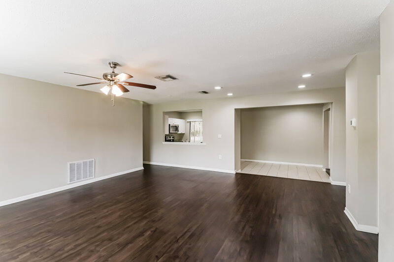 2,010/Mo, 5146 Londonderry Ln Wesley Chapel, FL 33543 Living Room View