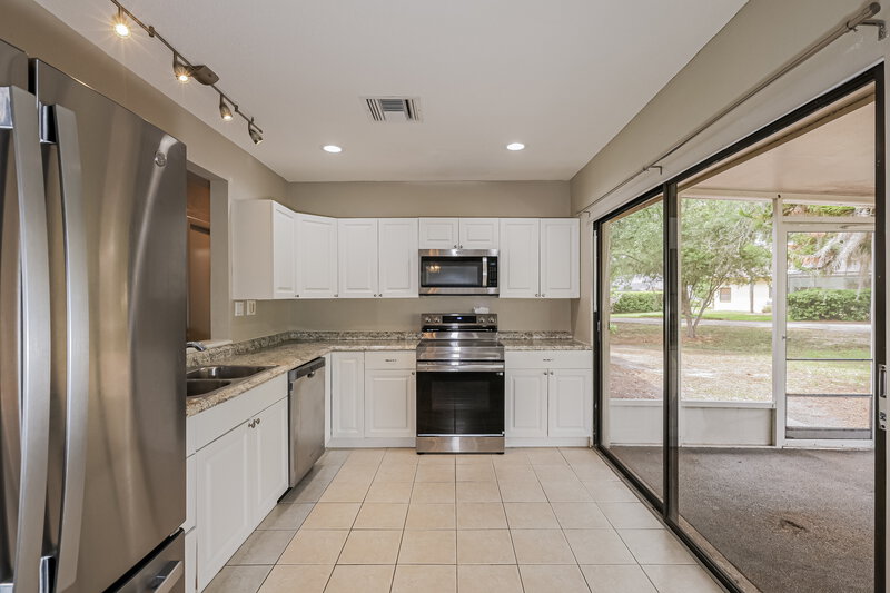 1,970/Mo, 5146 Londonderry Ln Wesley Chapel, FL 33543 Kitchen View