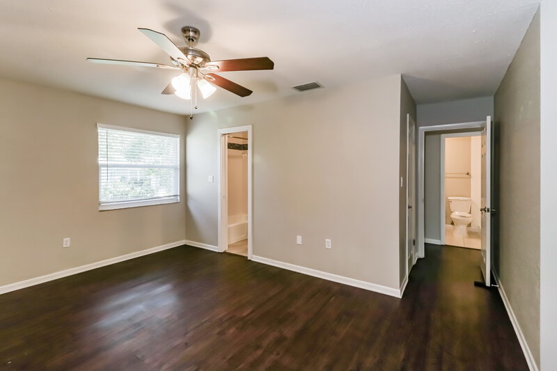 2,010/Mo, 5146 Londonderry Ln Wesley Chapel, FL 33543 Main Bedroom View 2