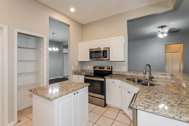 3,270/Mo, 6041 Cason Way Lakeland, FL 33812 Kitchen View