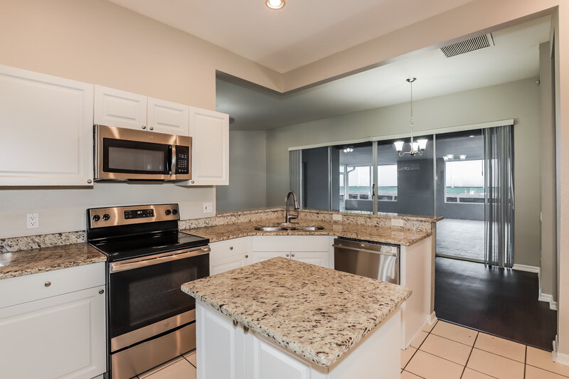 3,270/Mo, 6041 Cason Way Lakeland, FL 33812 Kitchen View 2