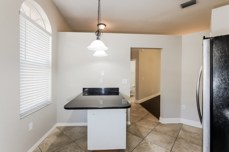 1,930/Mo, 5139  LOCHMEAD TERR Zephyrhills, FL 33541 Kitchen View