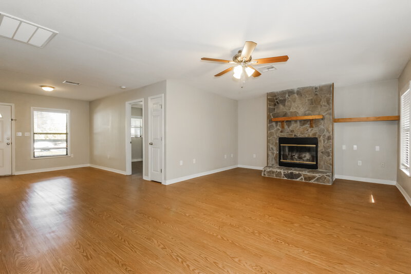 1,820/Mo, 411 Leafy Way Ave Spring Hill, FL 34606 Living Room View 3
