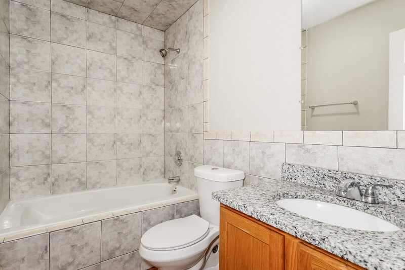 1,820/Mo, 411 Leafy Way Ave Spring Hill, FL 34606 Master Bathroom View