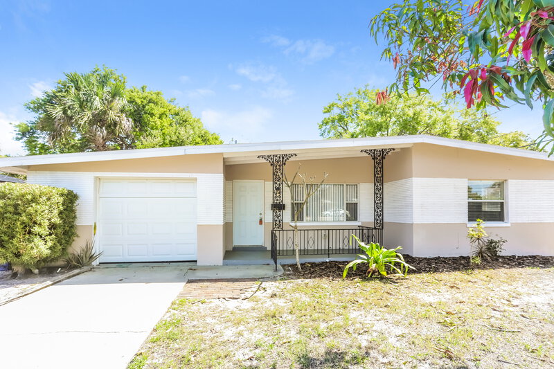 2,270/Mo, 5210 Dr Martin Luther King Jr St S St Petersburg, FL 33705 External View