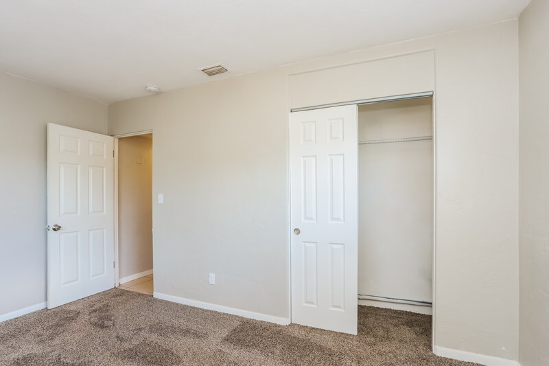 2,270/Mo, 5210 Dr Martin Luther King Jr St S St Petersburg, FL 33705 Bedroom View 2