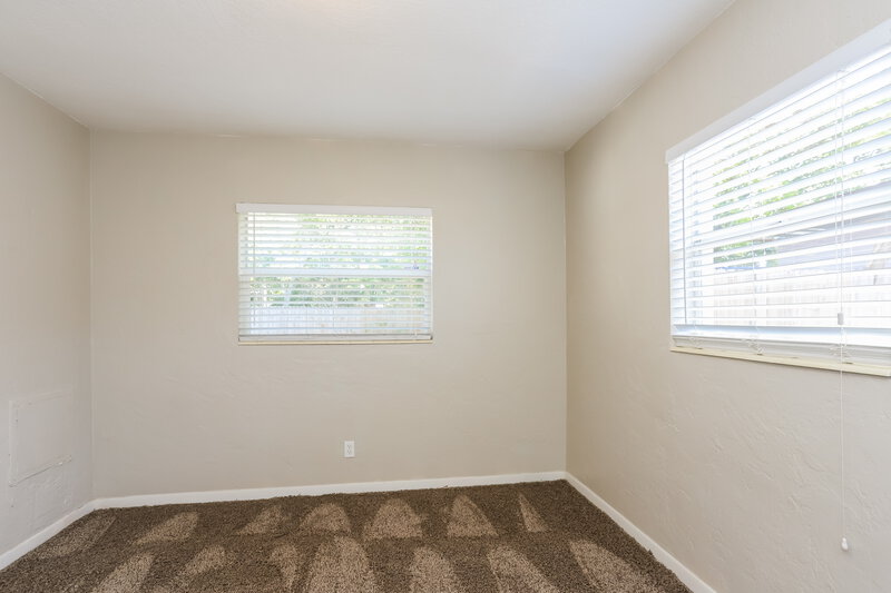 2,270/Mo, 5210 Dr Martin Luther King Jr St S St Petersburg, FL 33705 Bedroom View 3
