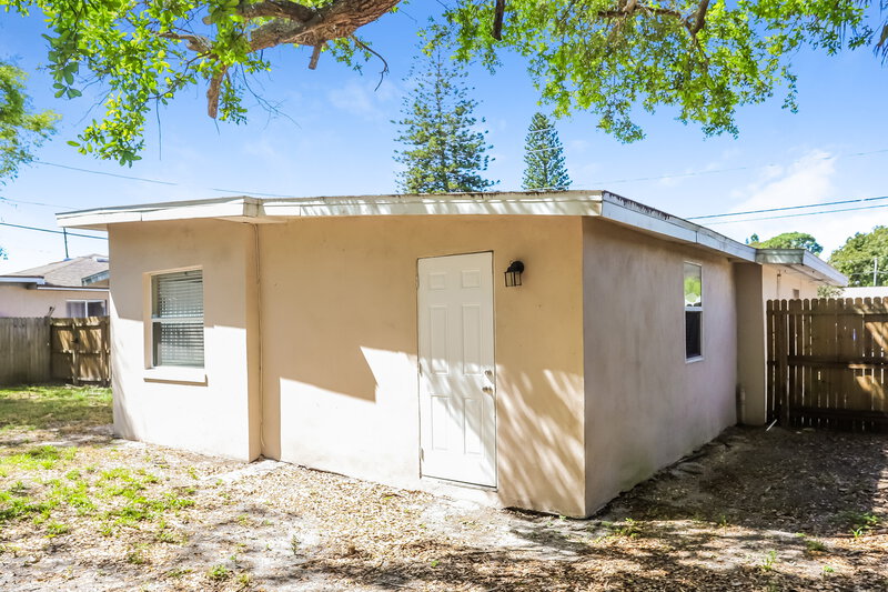 2,270/Mo, 5210 Dr Martin Luther King Jr St S St Petersburg, FL 33705 Rear View