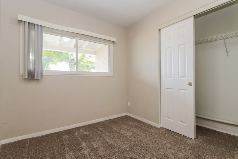 2,560/Mo, 5100 98Th Ave N Pinellas Park, FL 33782 Bedroom View