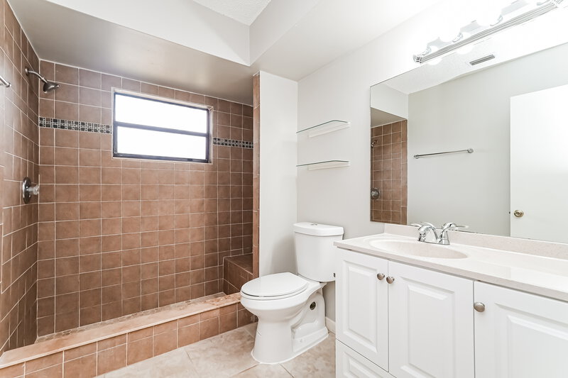 3,375/Mo, 3444 Brian Rd South Palm Harbor, FL 34685 Bathroom View