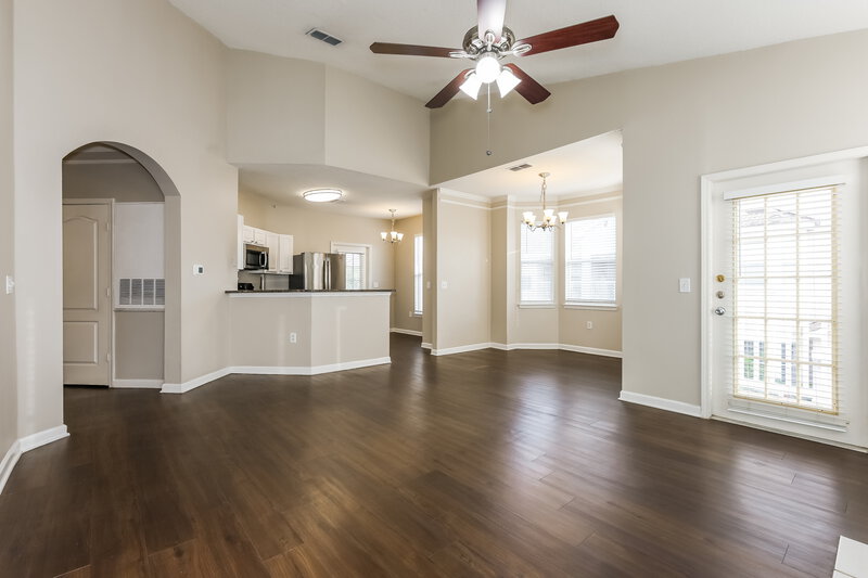 1,760/Mo, 17980 Villa Creek Dr Tampa, FL 33647 Living Room View 2