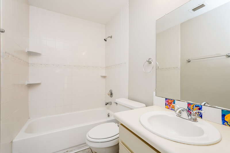 2,090/Mo, 12138 Fruitwood Dr Riverview, FL 33569 Bathroom View