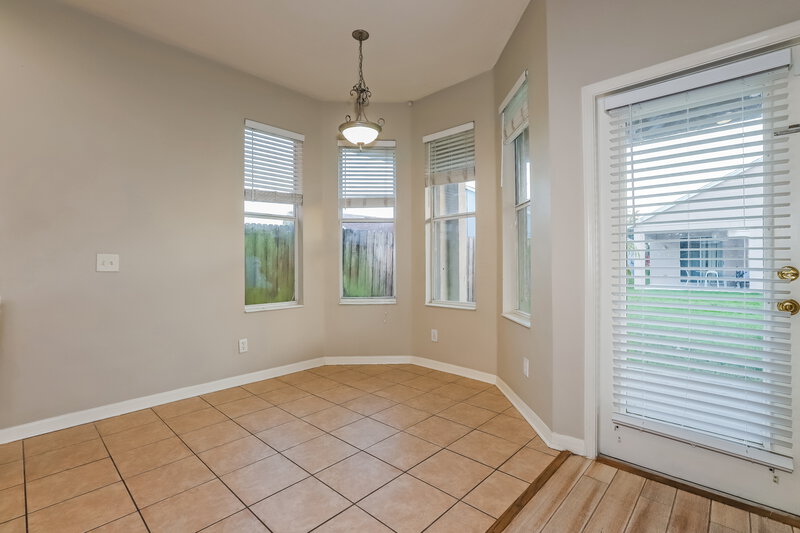 2,615/Mo, 403 Durham Shore Ct Apollo Beach, FL 33572 Breakfast Nook View