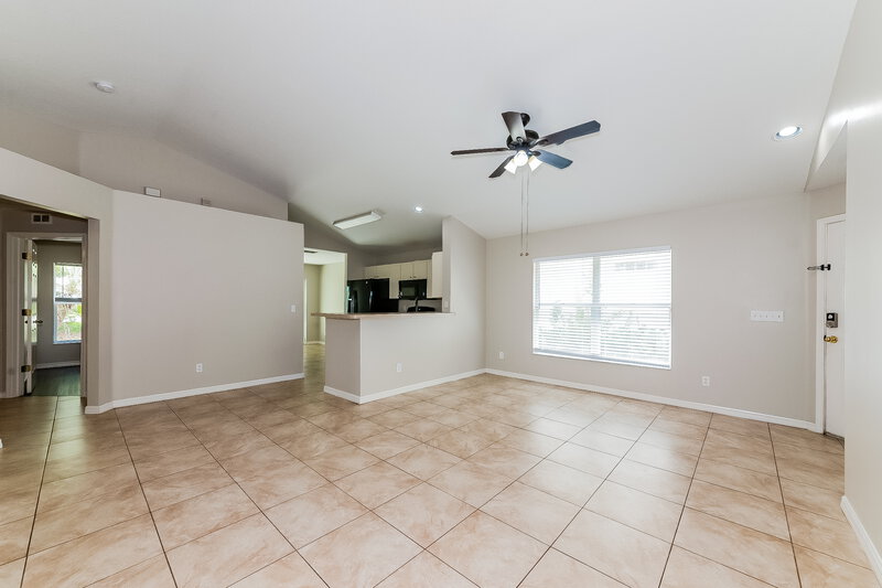 2,180/Mo, 7405 Oxford Garden Cir Apollo Beach, FL 33572 Dining Room View