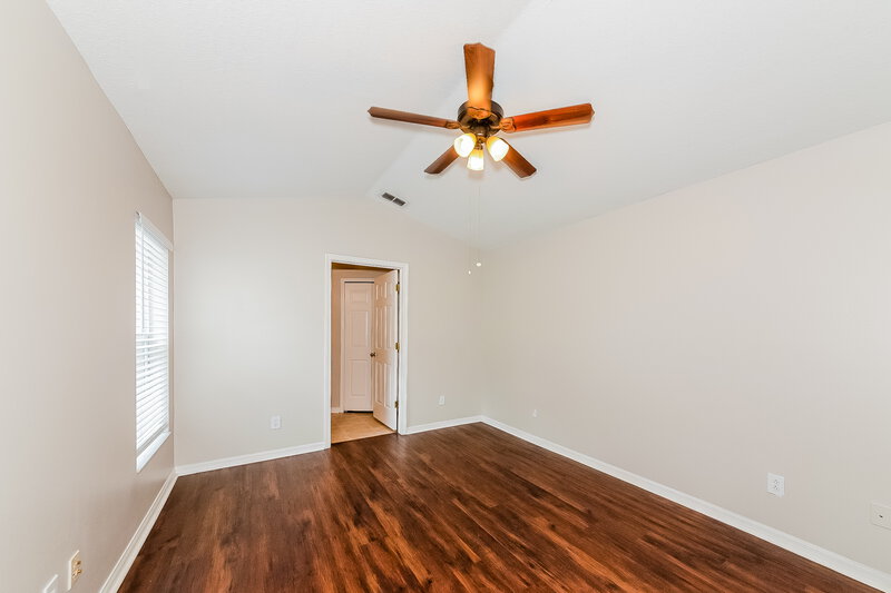 2,180/Mo, 7405 Oxford Garden Cir Apollo Beach, FL 33572 Main Bedroom View